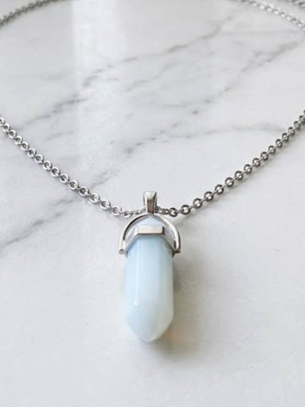Clear White Ladies Fashionable Faux Stone Necklace